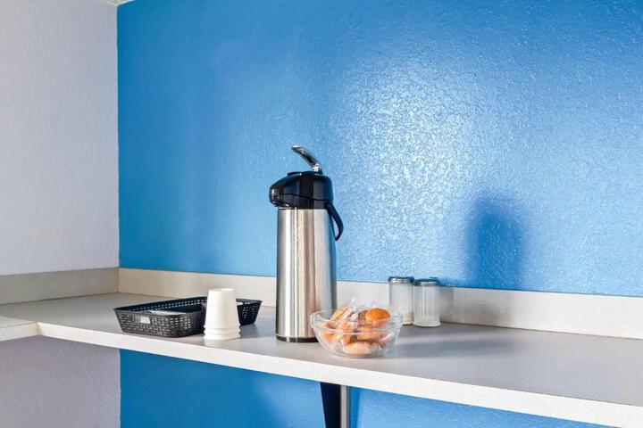 Travelodge Suites by Wyndham MacClenny