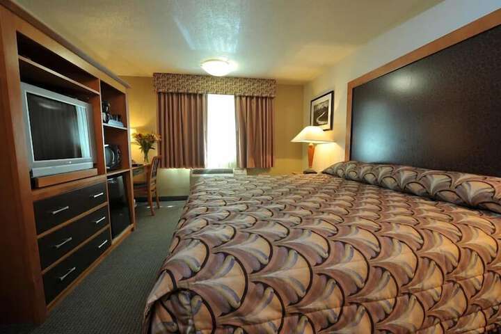 Room 13 of 17