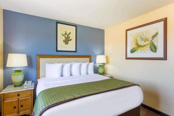 DAYS INN BENSON
