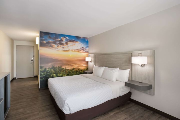 Room 30 of 53