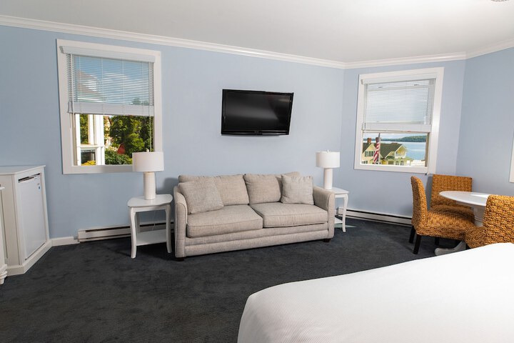 Room 53 of 119