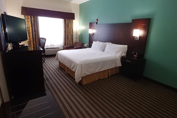 Room 28 of 51
