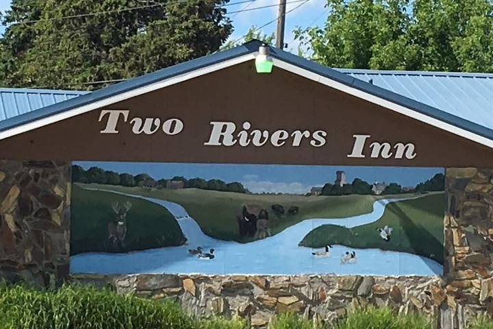 Two Rivers Inn West