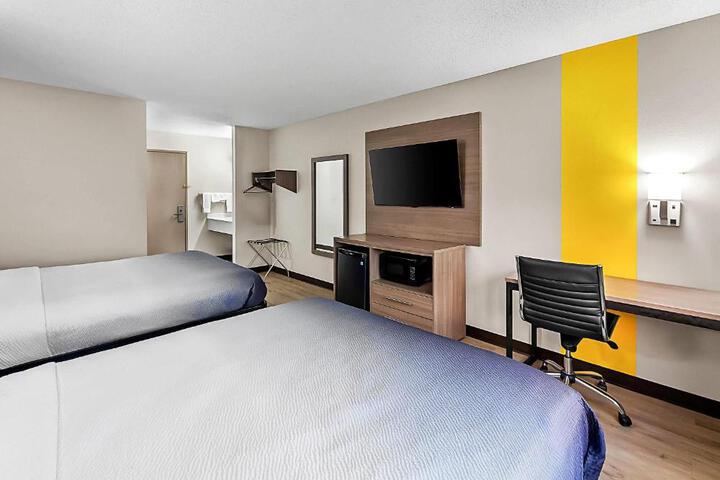Super 8 by Wyndham Marston