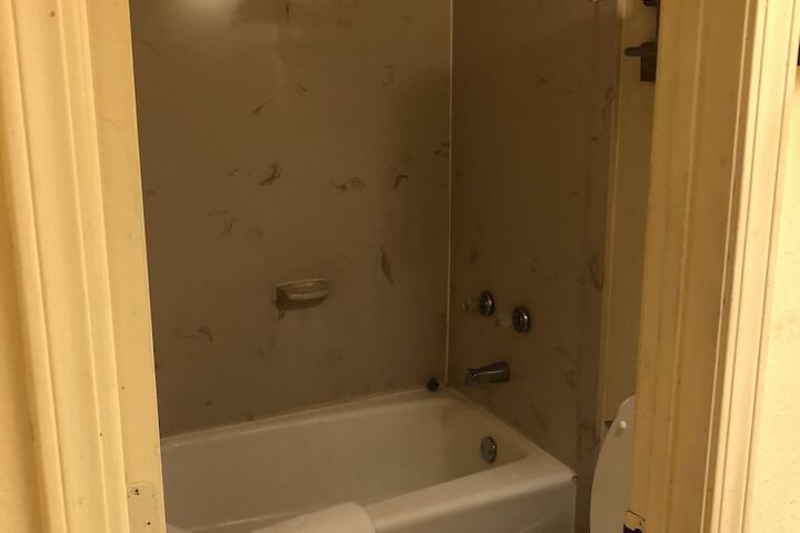 Room 21 of 27