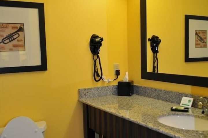 Room 35 of 53