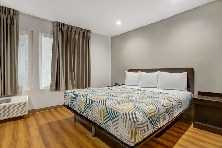 Room 14 of 26