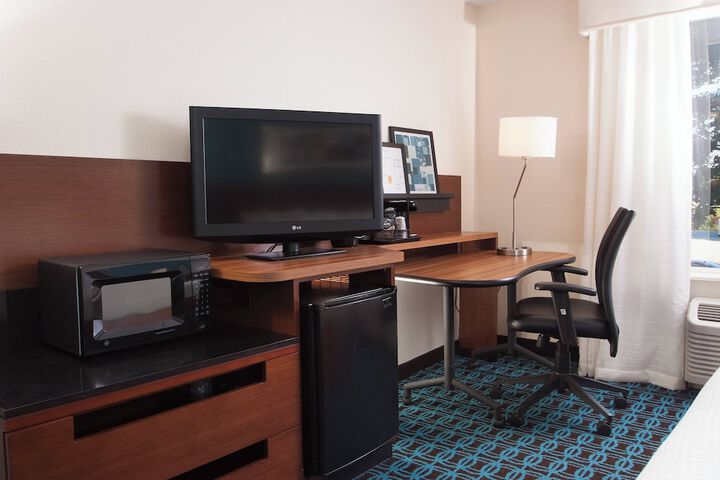 Room 16 of 28
