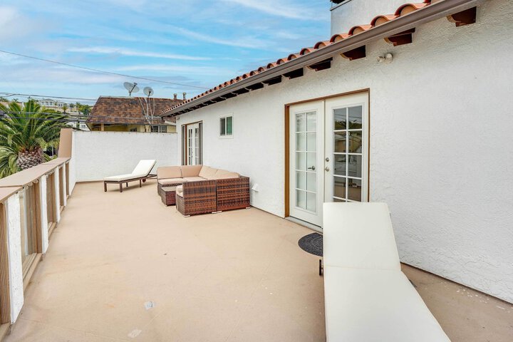 Ocean-view Oasis: Steps to Dana Point Beaches!