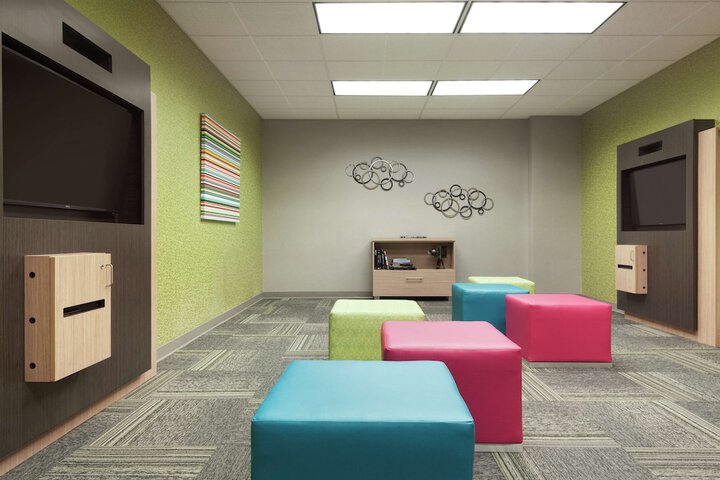 Room 10 of 25