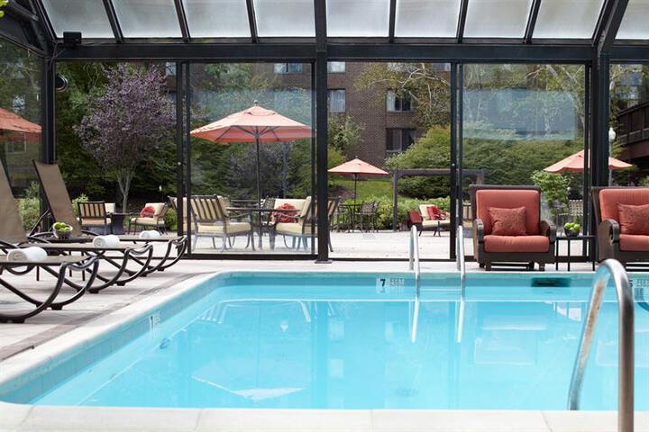 RENAISSANCE WESTCHESTER HOTEL