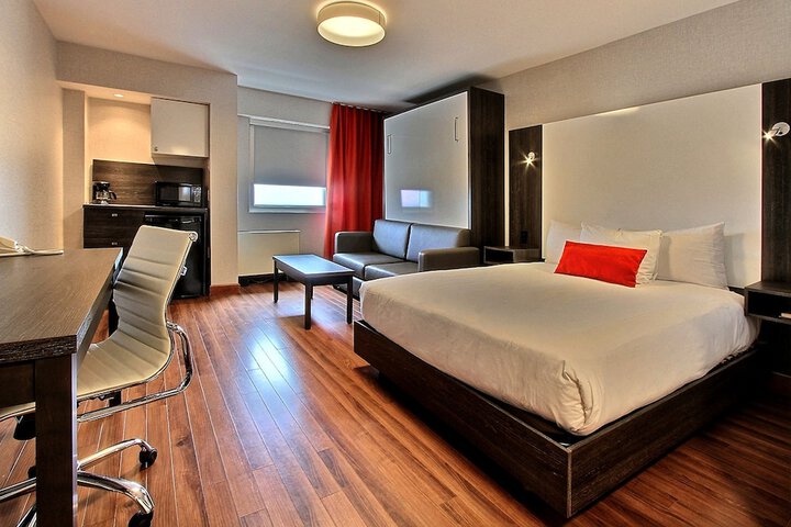 Room 25 of 107