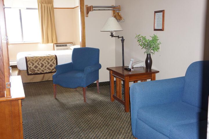 Luxury Inn & Suites