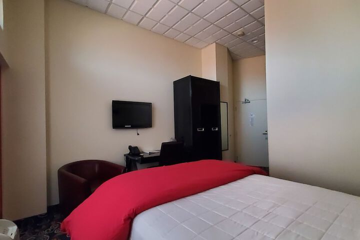 Room 170 of 208