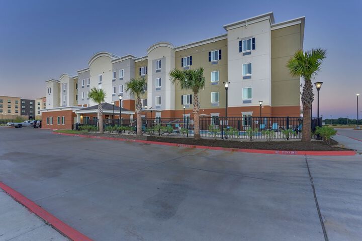 Candlewood Suites College Station at University by IHG