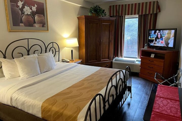 Room 18 of 33