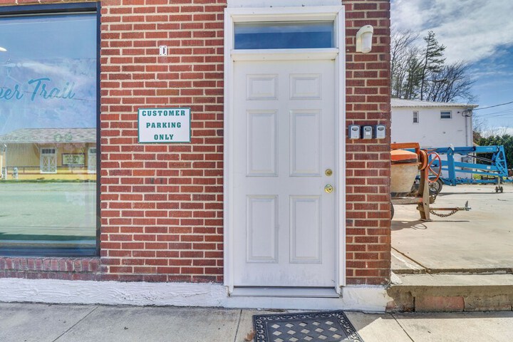 Marlinton Vacation Rental on Riverfront Trail!