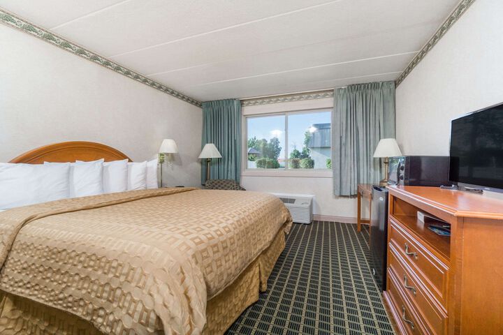 Room 9 of 27