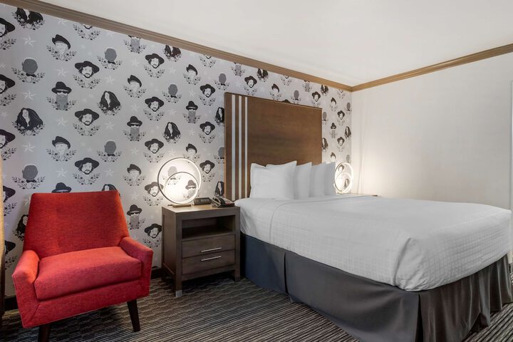 Room 18 of 43