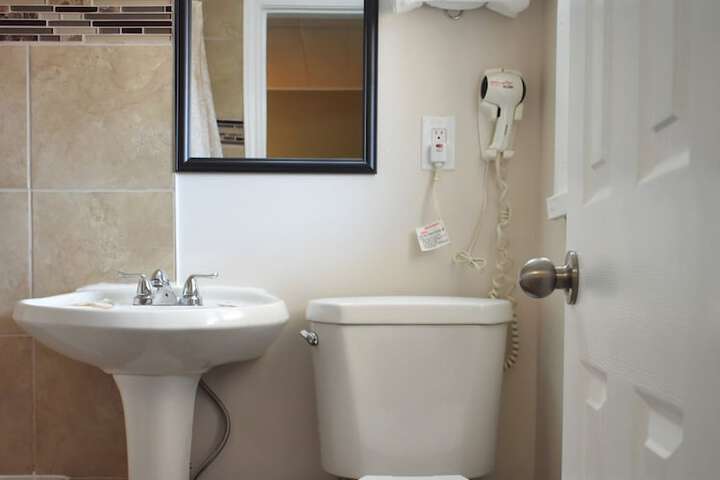 Room 12 of 38