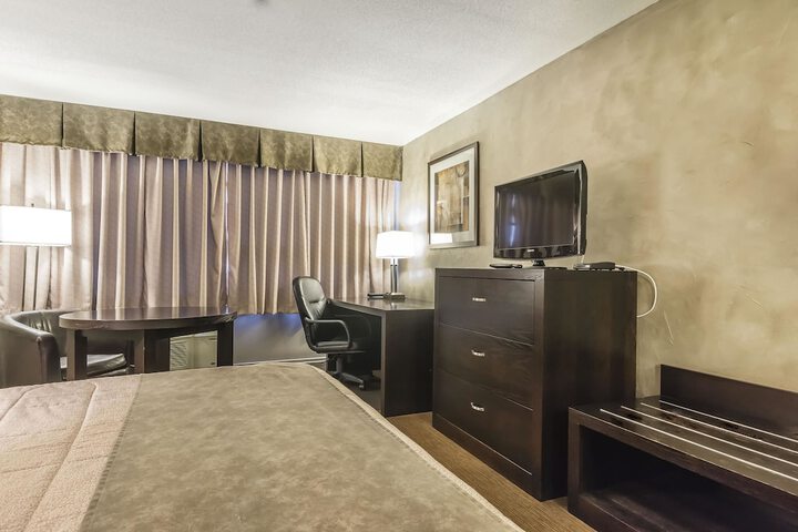 Room 7 of 28