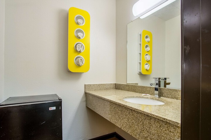 Motel 6 Ashland OH