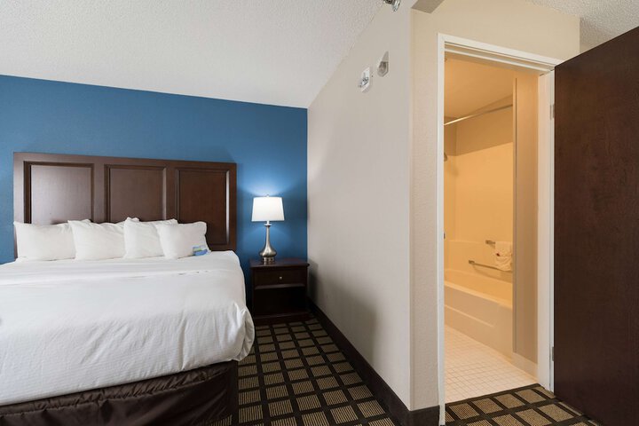 Room 4 of 25