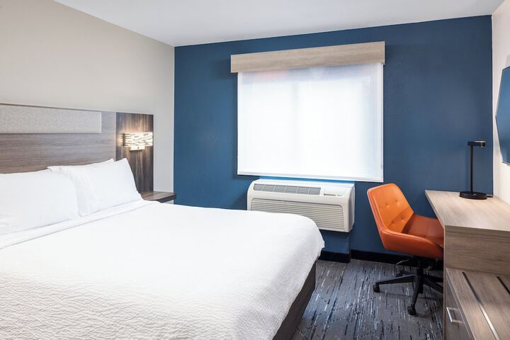 Holiday Inn Express Portland South-Lake Oswego by IHG