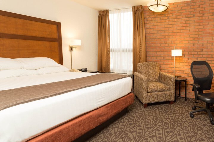 Room 6 of 31