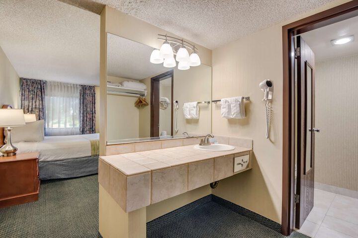 Room 47 of 81