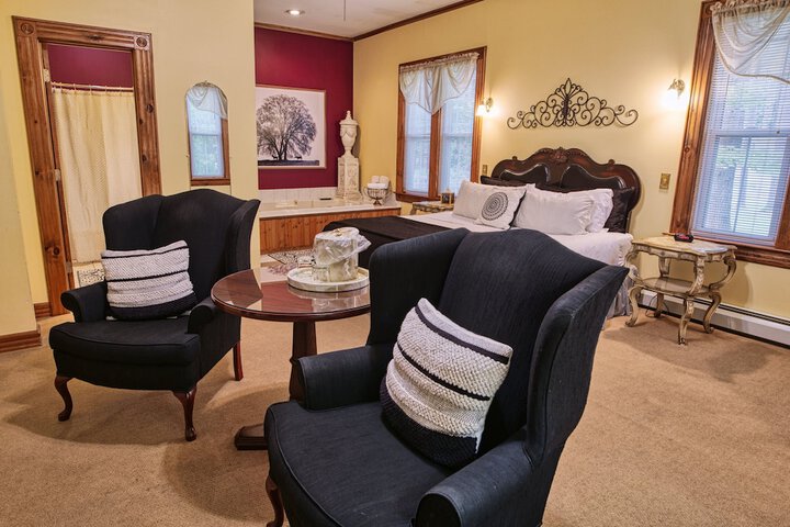 Rockwell Falls Inn and Wine Bar