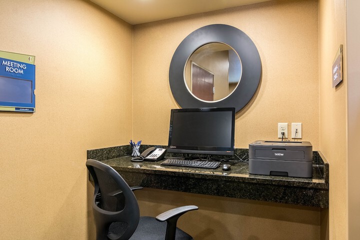 Business Center 37 of 37