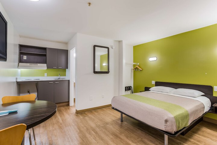 Room 33 of 37