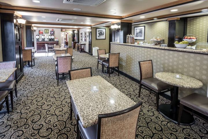 Hampton Inn & Suites Montgomery-Downtown