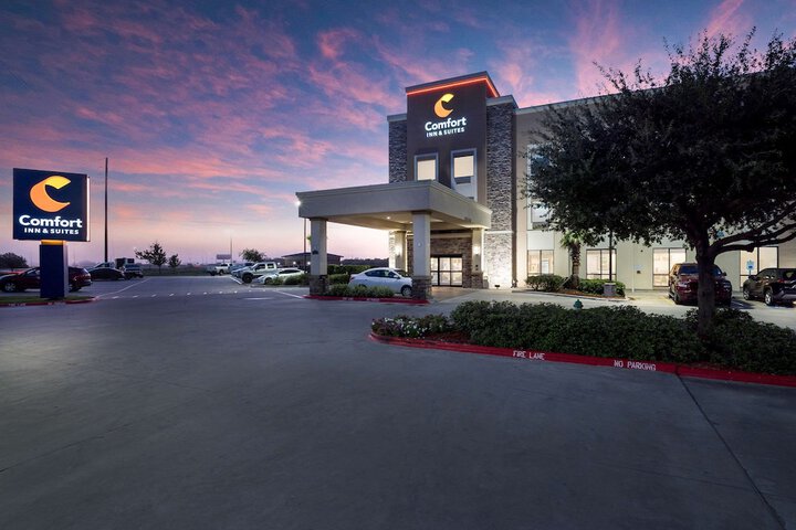 Comfort Inn & Suites Victoria North