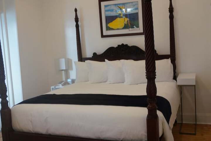 Room 32 of 58