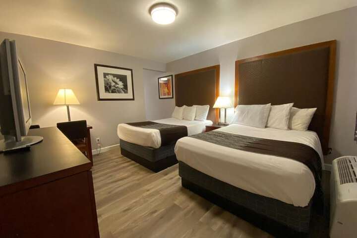 Room 17 of 33