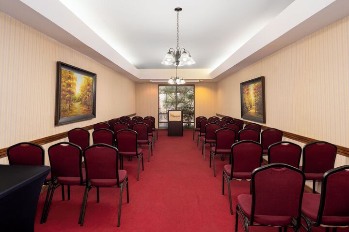 MCM Elegante Suites Abilene
