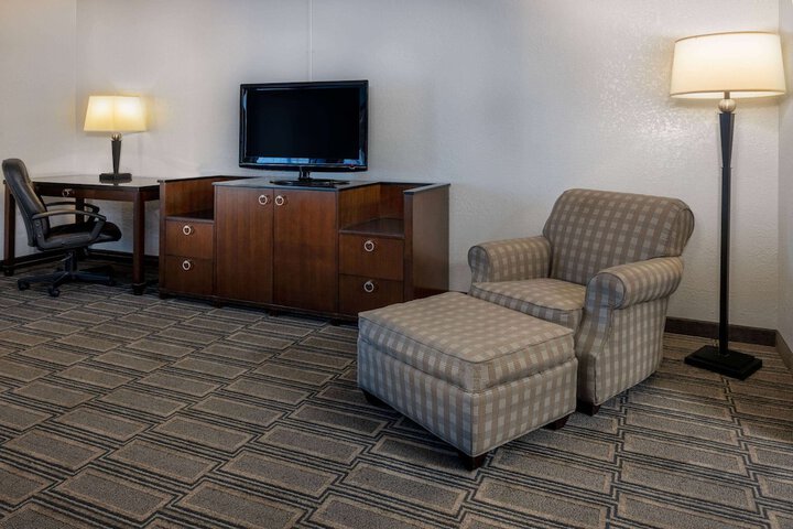 Room 3 of 22