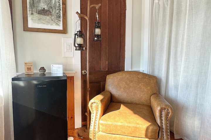 Room 28 of 81