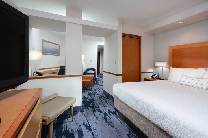 Room 17 of 38