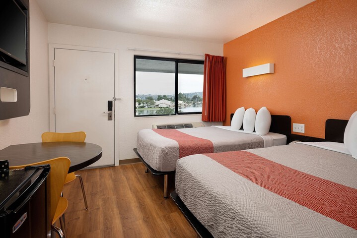 Room 35 of 46