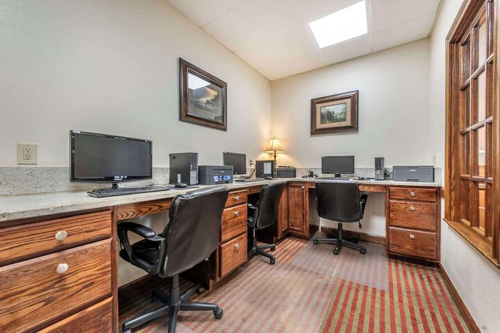 Business Center 49 of 50