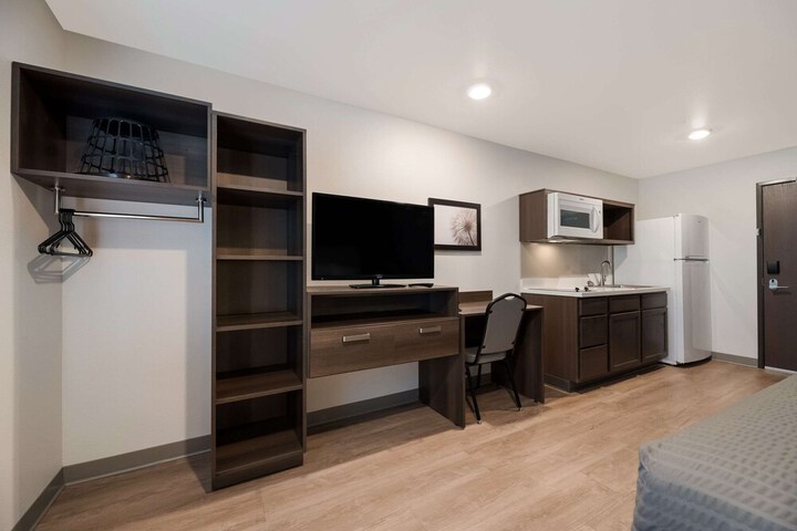 Room 12 of 24