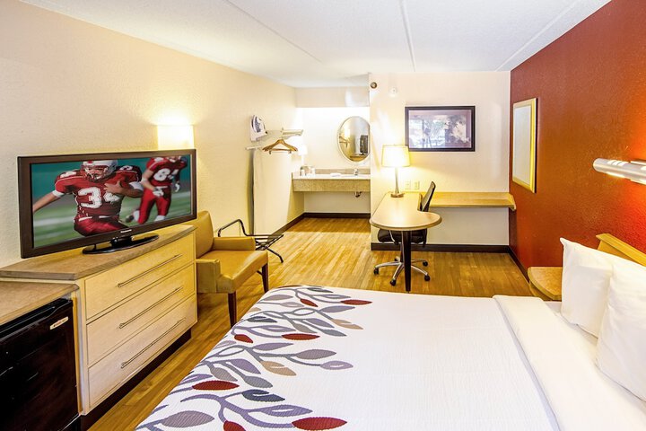 Red Roof Inn Charleston West - Hurricane WV