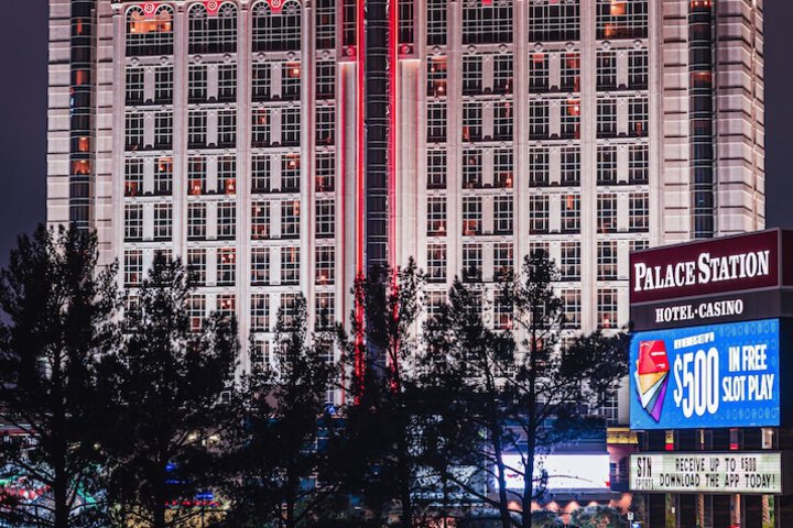 Hotel 2 of 129