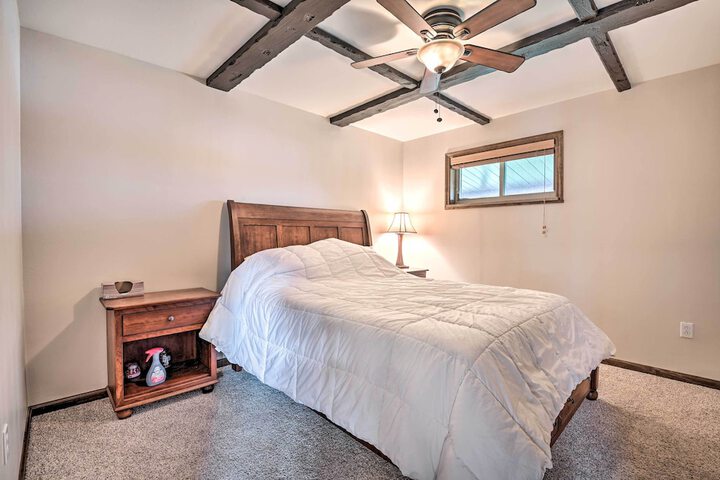 Indian Lake Retreat w / Wet Bar & Covered Deck