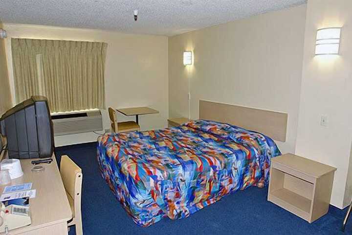Room 32 of 37
