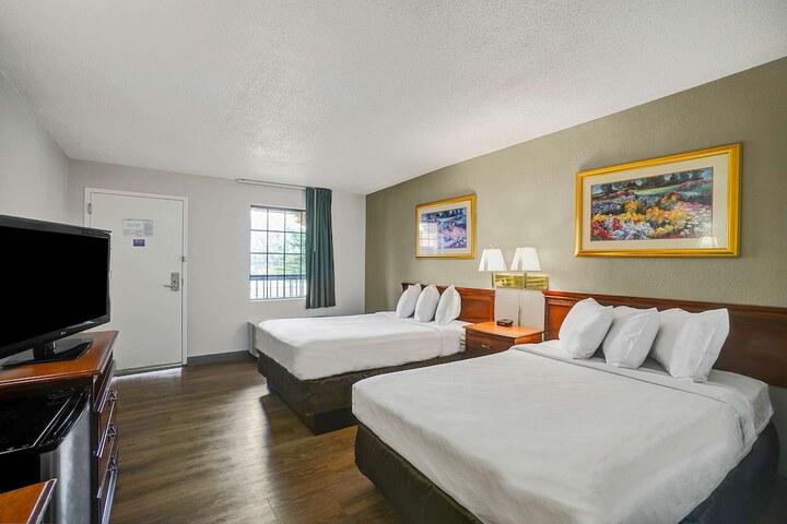 Room 14 of 29