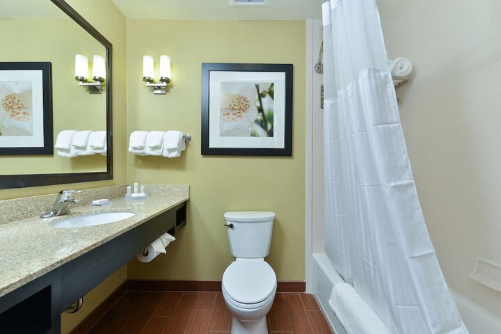 Room 12 of 38